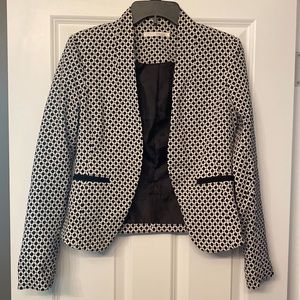 Size small Have black and white patterned work blazer.